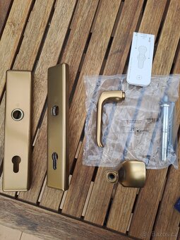 Bezpečnostní kování LONDON – klika/koule, bronz - 2