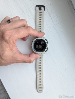 Garmin instinct bílá - 2