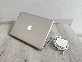 Apple MacBook Pro 13.3" - i5 | 8GB RAM | SSD | nová bat. - 2