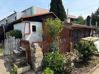 Zahradní domek s pergolou a zahradou - 2