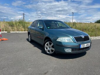 Škoda Octavia II 1,6 elegance - 2