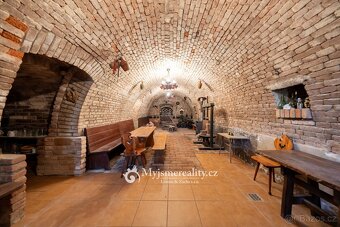 Prodej cihlového vinného sklepa 82 m², na vlastním pozemku o - 2