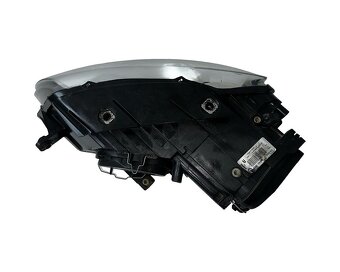 Pravý přední xenon 3C0941754K VW Passat B6 R-Line r.v. 2009 - 2