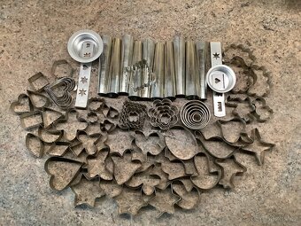 České vykrajovačky na cukroví funkční - 2