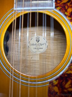 Dvanáctistrunná kytara Guild - 2