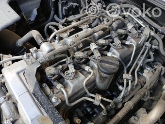 Motor Lexus is220d / Toyota Avensis - 2