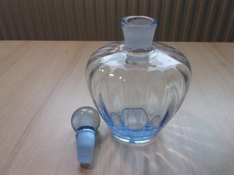 STARÁ SKLENĚNÁ KARAFA nebo FLAKON NA PARFÉM - MODRÉ SKLO - 2