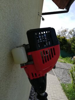 Benzínový křovinořez - 2