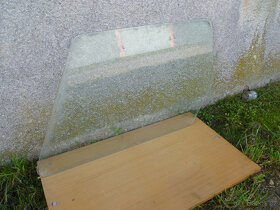 Boční sklo kabiny na MULTICAR 22 - 2