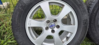 Prodám originál alu kola na Volvo - 2