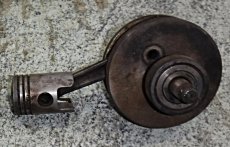 Pionýr-zátka nádrže,výfuk,ráfek, rozeta,maska, klik.hřídel - 2