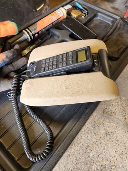 BMW E39 béžová loketka + telefon - 2