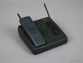 Bezdrátový stolní telefon Sanyo CLT 982E - 2