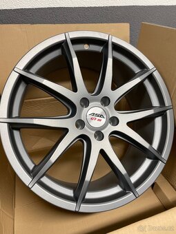 Nová Sada 4ks alu kol BBS gt3 5x112 r19 - 2