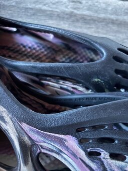Yeeze foam runner mx carbon - 2