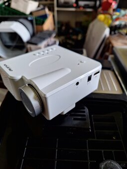 Mini projektor AUNA. - 2