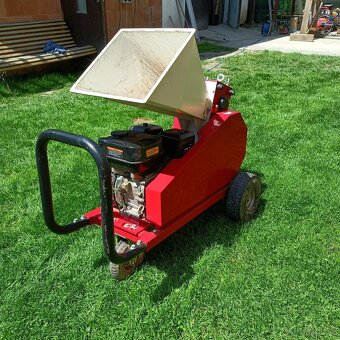 Špalíkovač motor 7hp průměr větví cca 5 cm dle dřeva - 2
