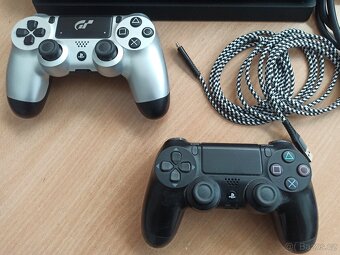 PlayStation 4 Pro - 2
