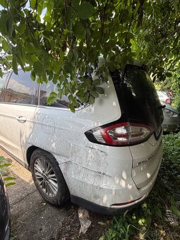 Auto Ford Galaxy - 2