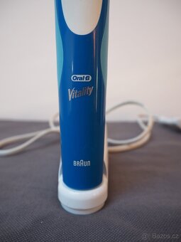 Elektrický kartáček Oral B Vitality od zn. Braun - 2