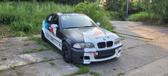 BMW E46 323i - 2
