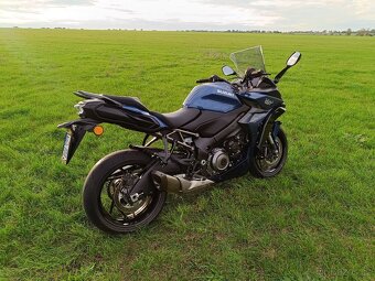 Suzuki GSX 1000 GT - 2