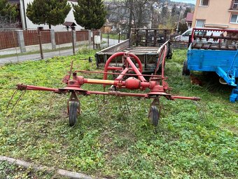 Dvourotorovy obracec sena - 2