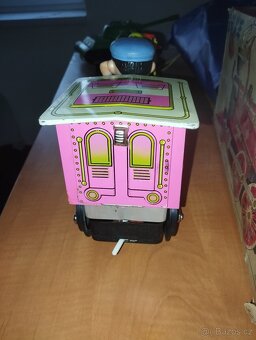 Staré hračky plechová lokomotiva - 2