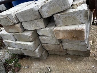 Bíle cihly cementopískové - 2