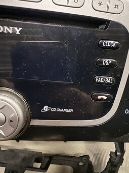 Ford autorádio Sony 6cd - 2