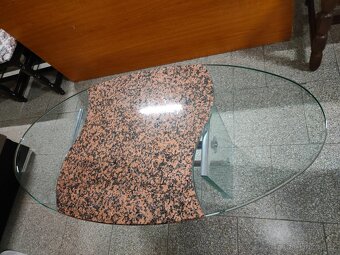 Stůl skleněný s mramorem - 2