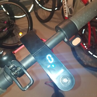 Elektrokoloběžka Xiaomi Mi Scooter Pro - 2