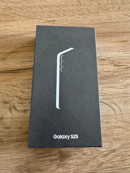 Samsung S25 128GB - 2