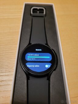 Samsung galaxy Watch 4 - 44mm TOP STAV - 2