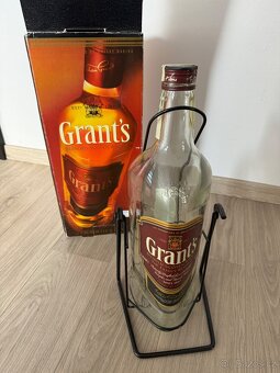 Lahev na stojanu - 2