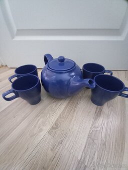 Prodám novou modrou konvici se 4 hrnky IKEA - 2