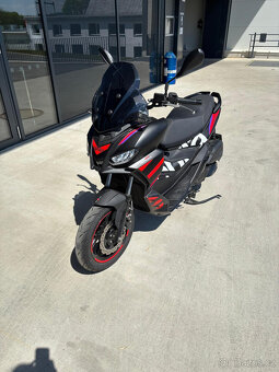 APRILIA SR GT 125 - 1.011 km najeto - 2