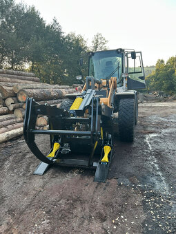 Kleště na dřevo s harvestorovou pilou - 2