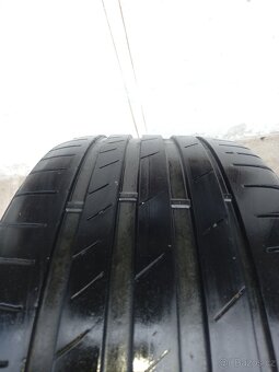 Pneu kumho 235/35 r19 - 2