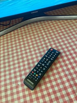 4K UHD LED Smart Televize Samsung UE55MU6172 - 138 cm -Wifi - 2