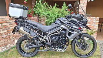 TRIUMPH TIGER 800 XCX - 2