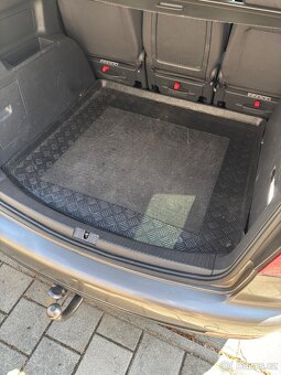 Gumová vana do kufru VW Touran 1T2 (2003–2010) - 2