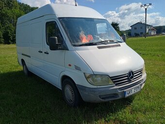 Mercedes-Benz Sprinter - 2