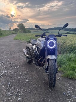 Moto Moriniseiemmezzo 650 ST - 2