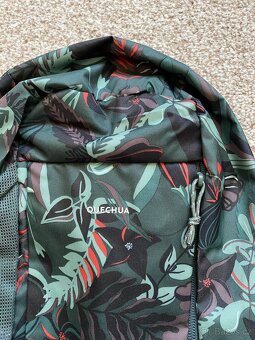 Nový batoh s polstrováním zad Quechua - 10 l - 2