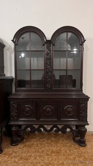 Starožitný nábytek z meziválečného období - 2