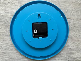 Modré nástěnné hodiny Tlapková patrola - 2