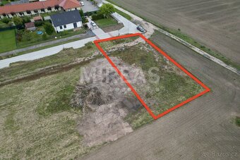 Hořátev, prodej stavebního pozemku 991 m2, okr. Nymburk. - 2