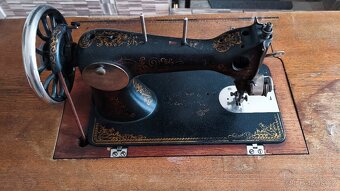 Šicí stroj Royal - 2