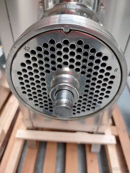 Mlýnek na maso 42 Řeznický vlček, Řezačka masa 42 - 2